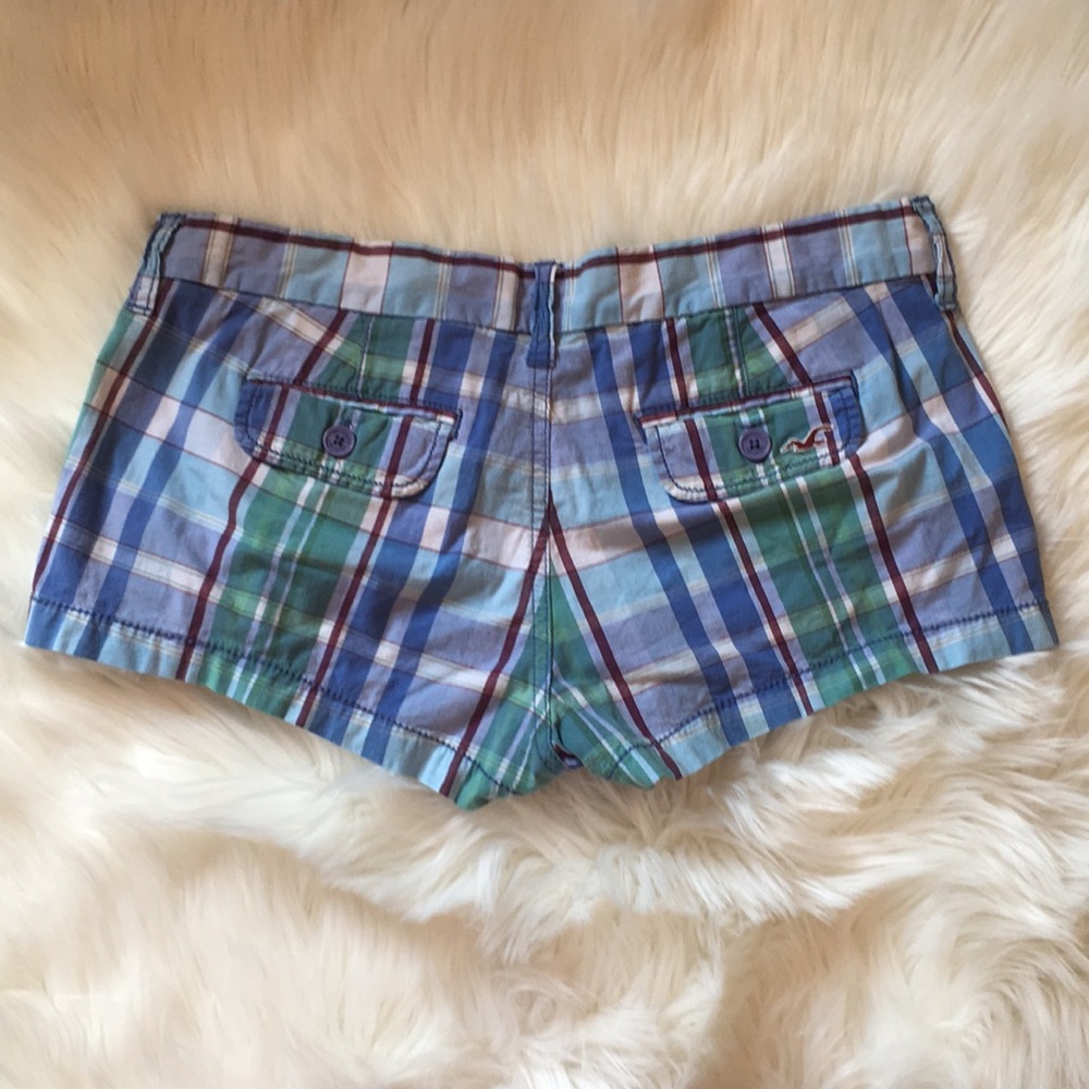 Hollister Plaid Shorts - Picture 2 of 2